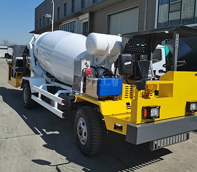 五證五輪2.5方攪拌車(chē)