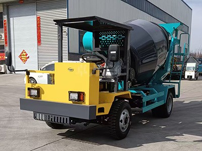 混凝土攪拌運(yùn)輸車(chē)